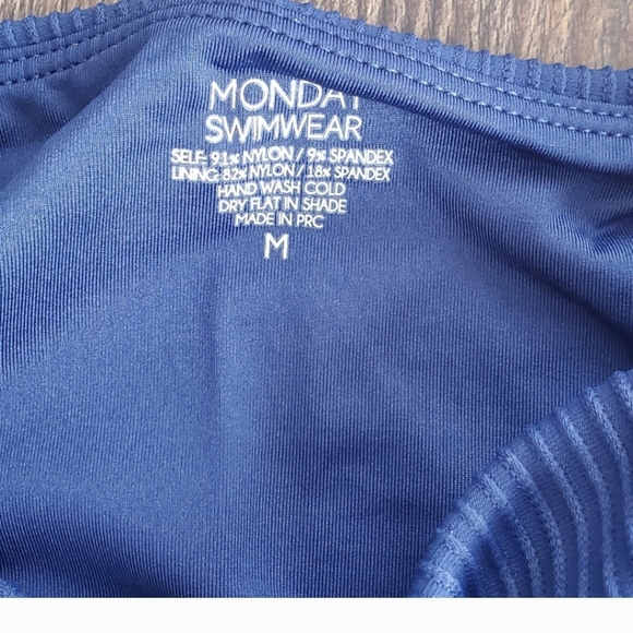 Monday bikini set - Picture 7 of 8